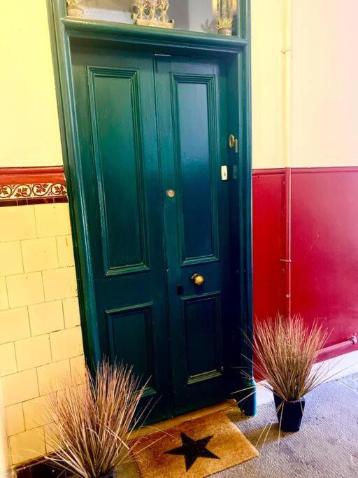 Anchored Homely Apartment In Historic Centre Paisley Exterior foto